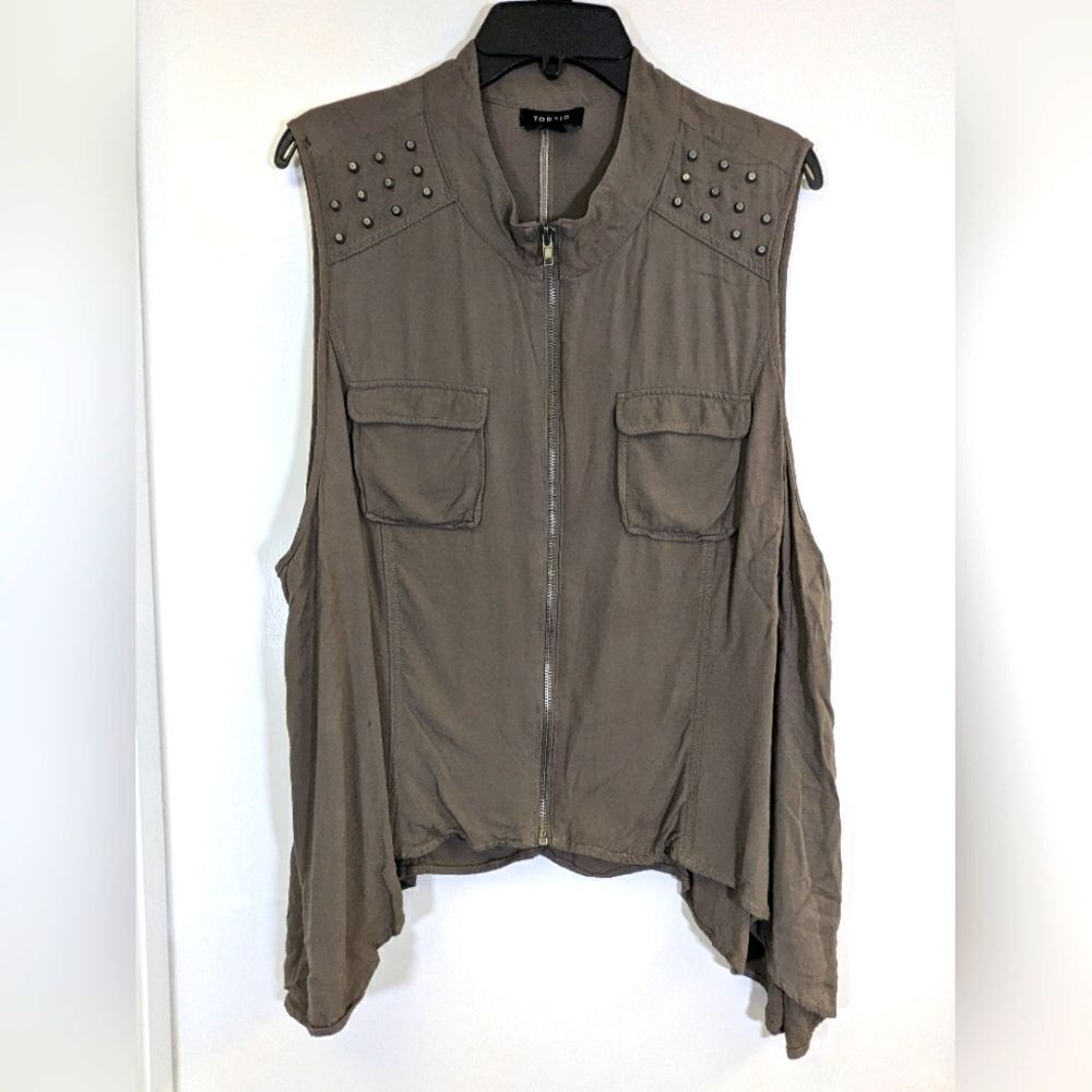 Torrid Studded Shoulder Sleeveless Military Green Like Zip Up Vest Size 3